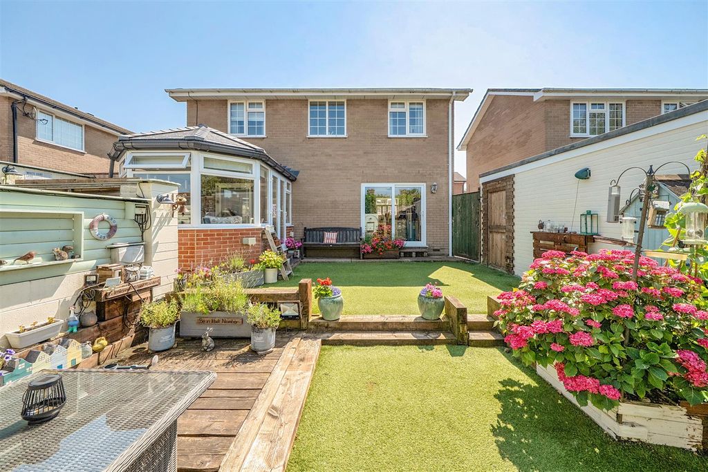 Property photo 2 of 18 Rear Garden