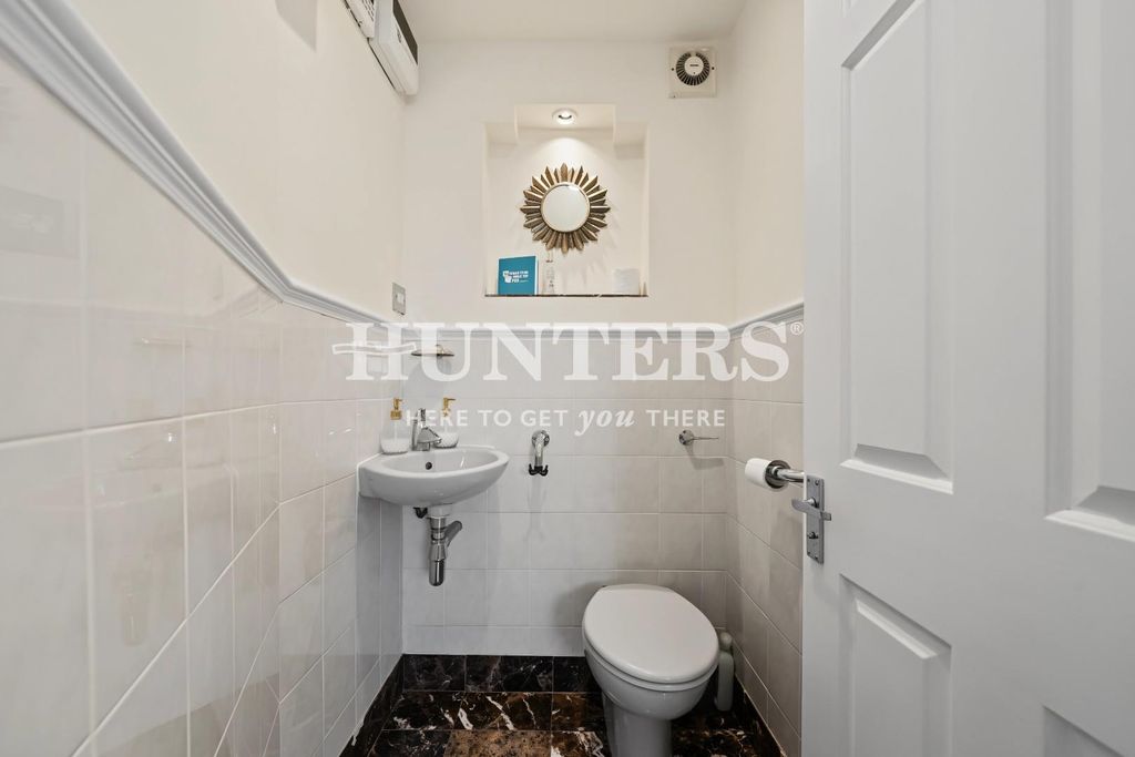 Property photo 1 of 10 Guest Toilet