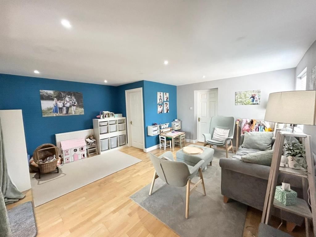 Property photo 3 of 17 6