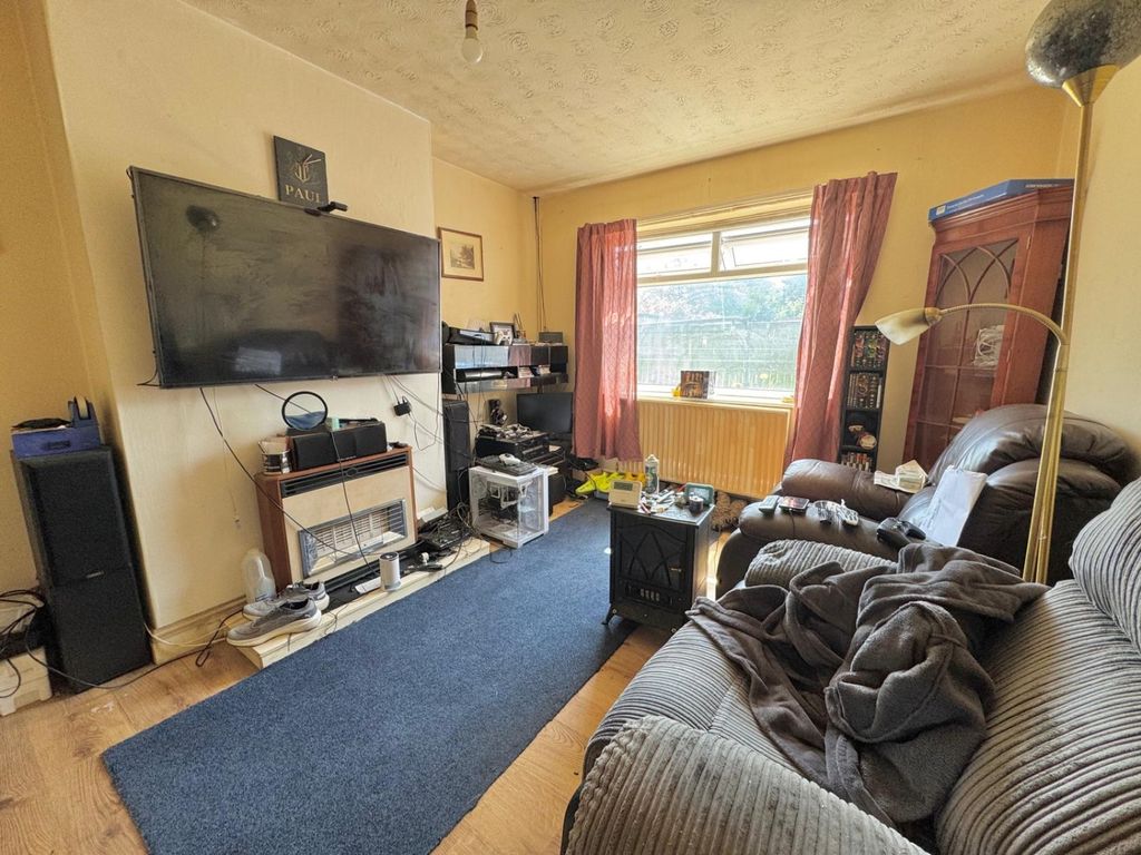 Property photo 3 of 11 3A7040Fd-Fbc1-4E07-B6Ab-1Cfc859Fa638