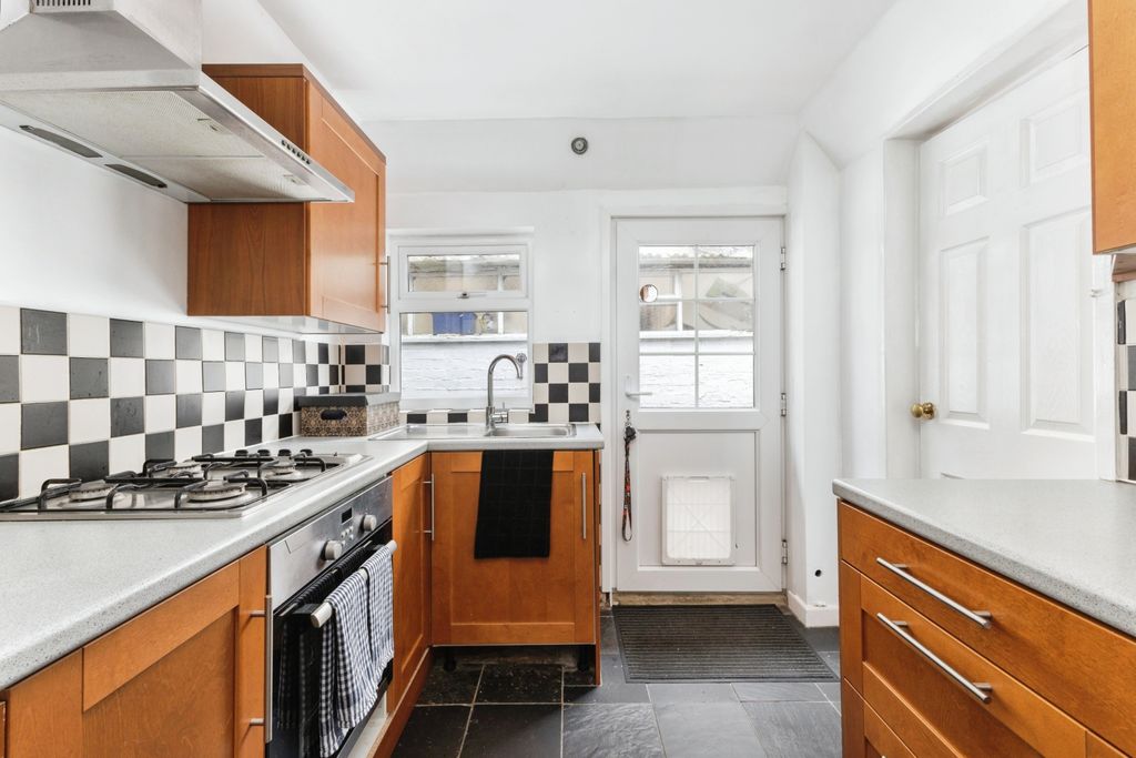 Property photo 2 of 16 Photography