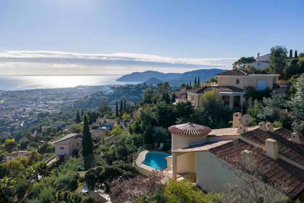 Property photo 2 of 25