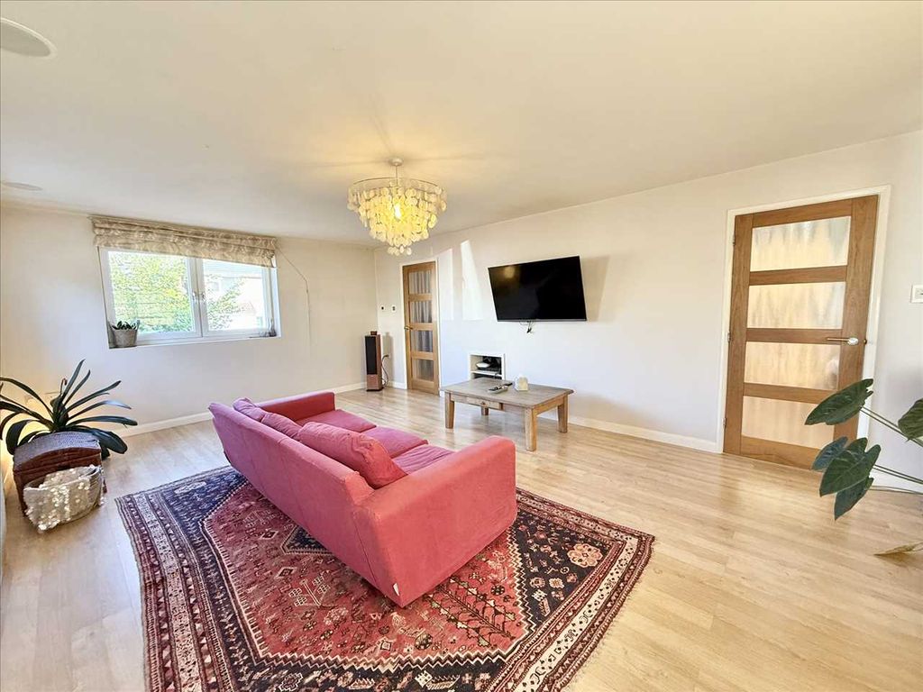 Property photo 3 of 30
