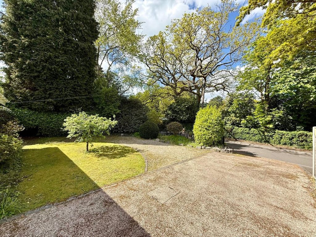 Property photo 2 of 25