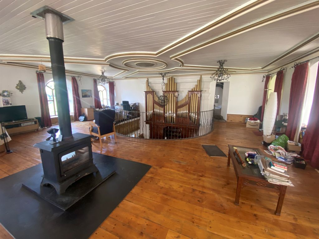 Property photo 3 of 19