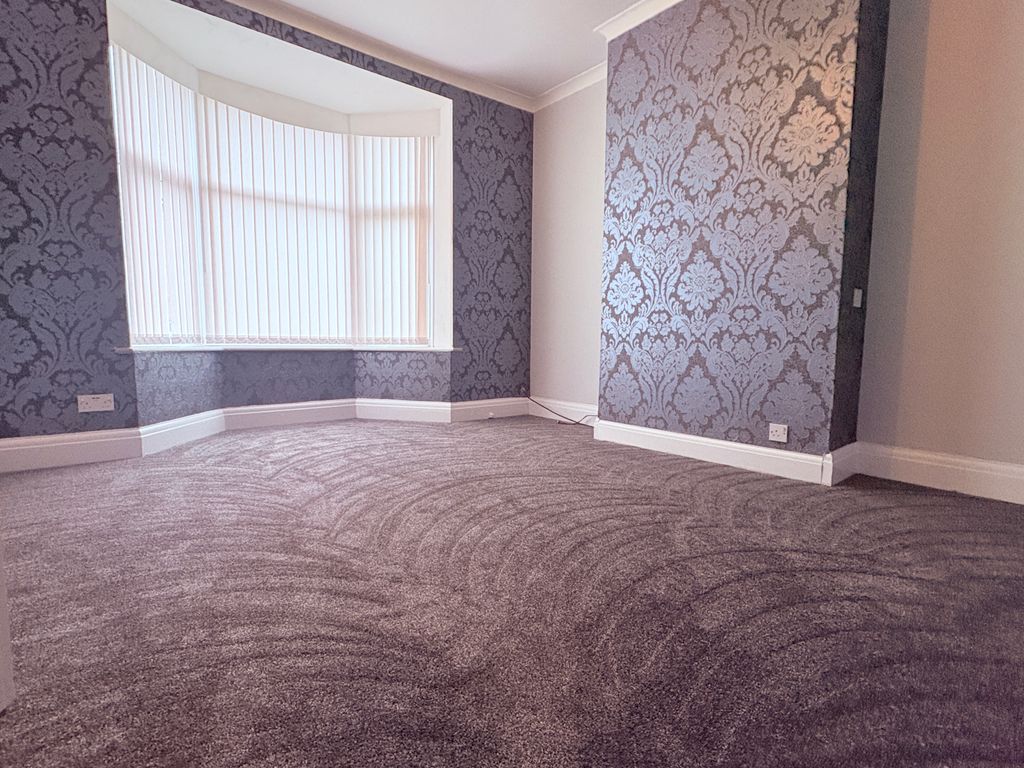 Property photo 2 of 13 Lounge