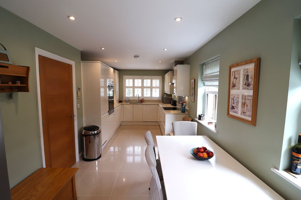Property photo 2 of 19 Picture No. 06