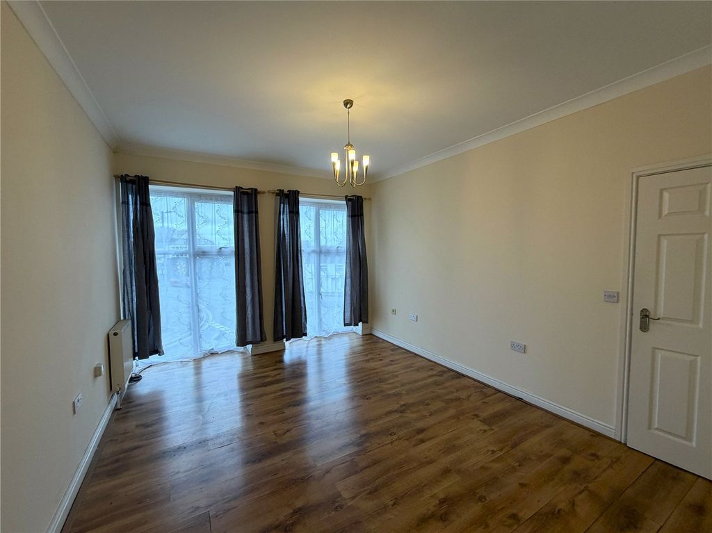 Property photo 3 of 16 Picture No. 19