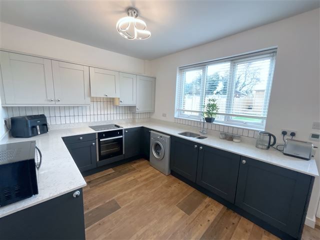 Property photo 3 of 21 Kitchen/Diner