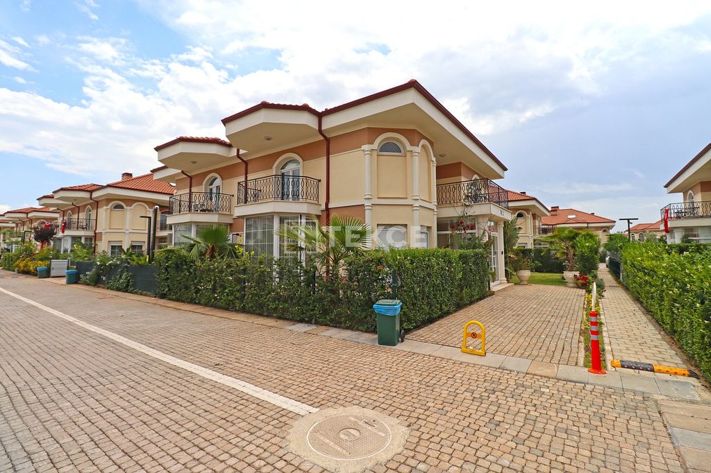Property photo 1 of 50