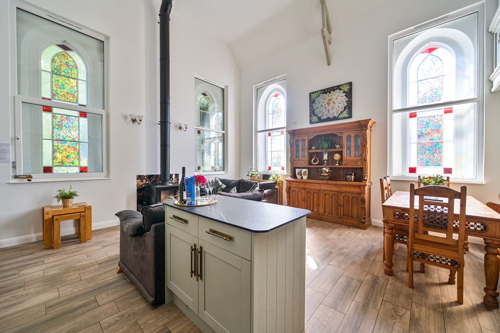 Property photo 3 of 19 1452046-24-69Eb91745Da34-Arw-1