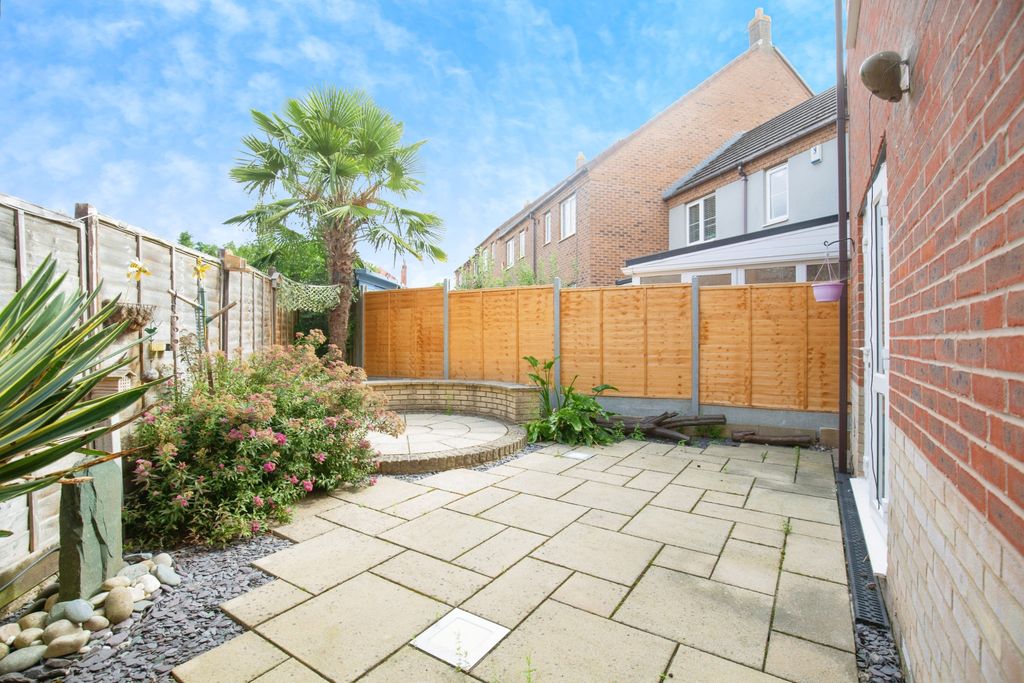 Property photo 2 of 21 84ce4c40-Mw-7726
