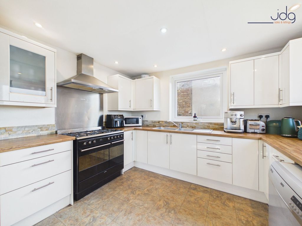 Property photo 2 of 24 Open Plan Kitchen With Views