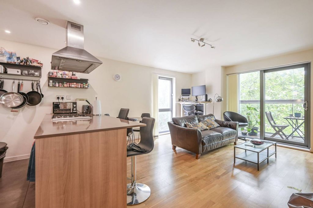 Property photo 2 of 10