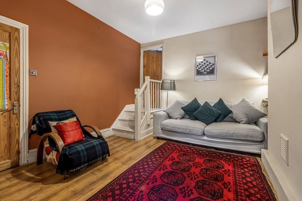 Property photo 2 of 24 Picture No. 12