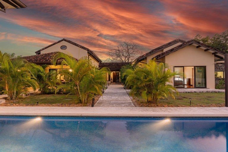 Property photo 1 of 50