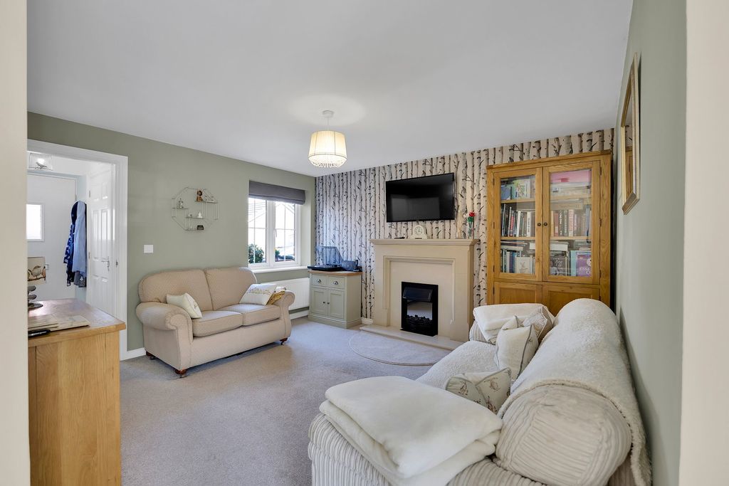 Property photo 2 of 22