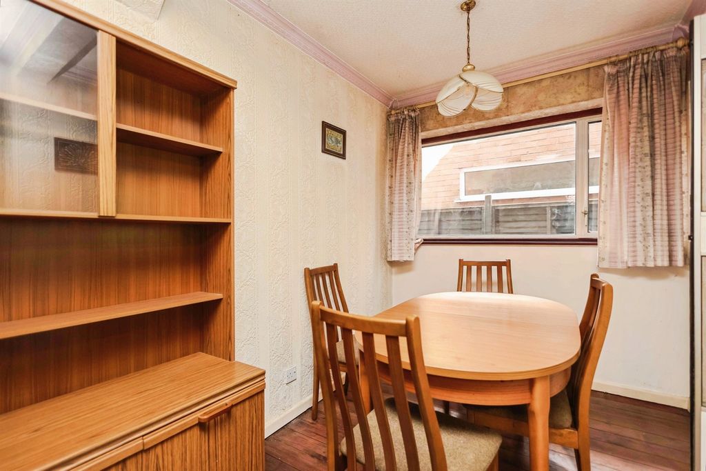 Property photo 3 of 16
