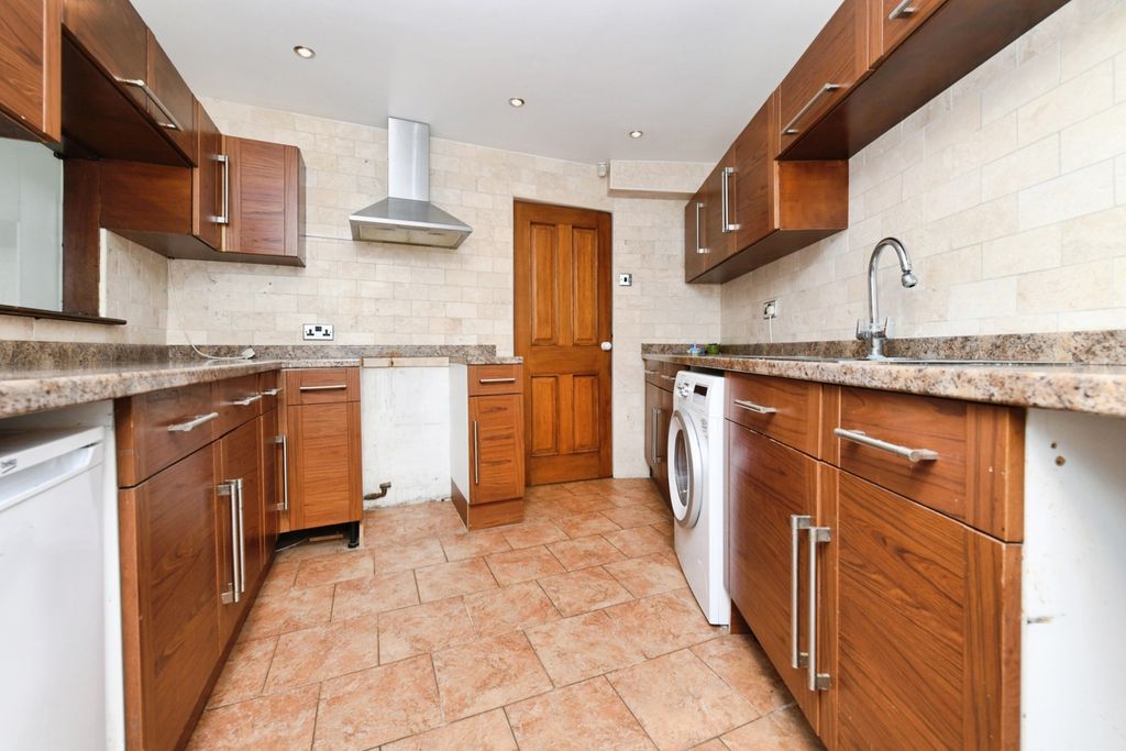Property photo 2 of 21 Pbox-Img.Jpg