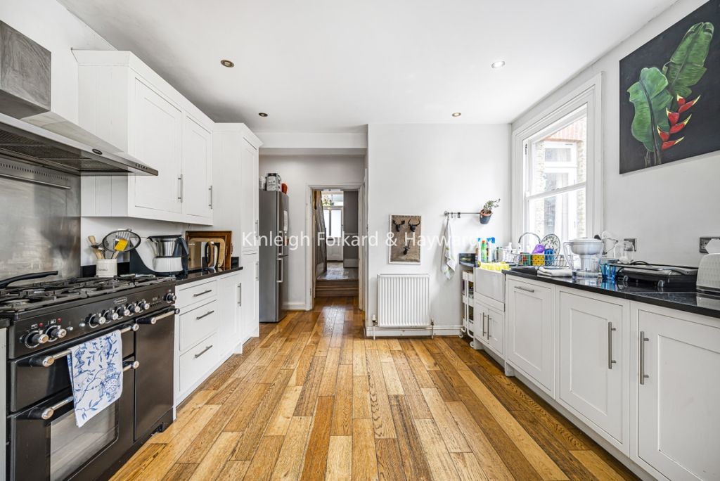 Property photo 2 of 15 9338F102-5522-4016-9