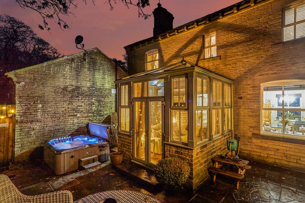 Property photo 3 of 17