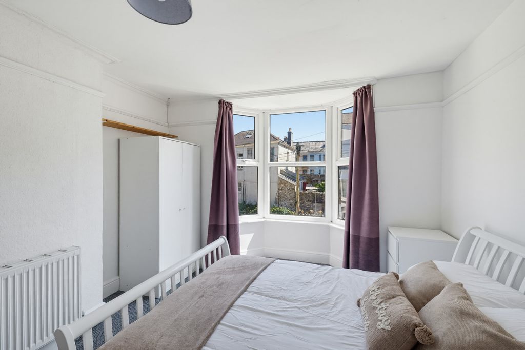 Property photo 2 of 7 0024
