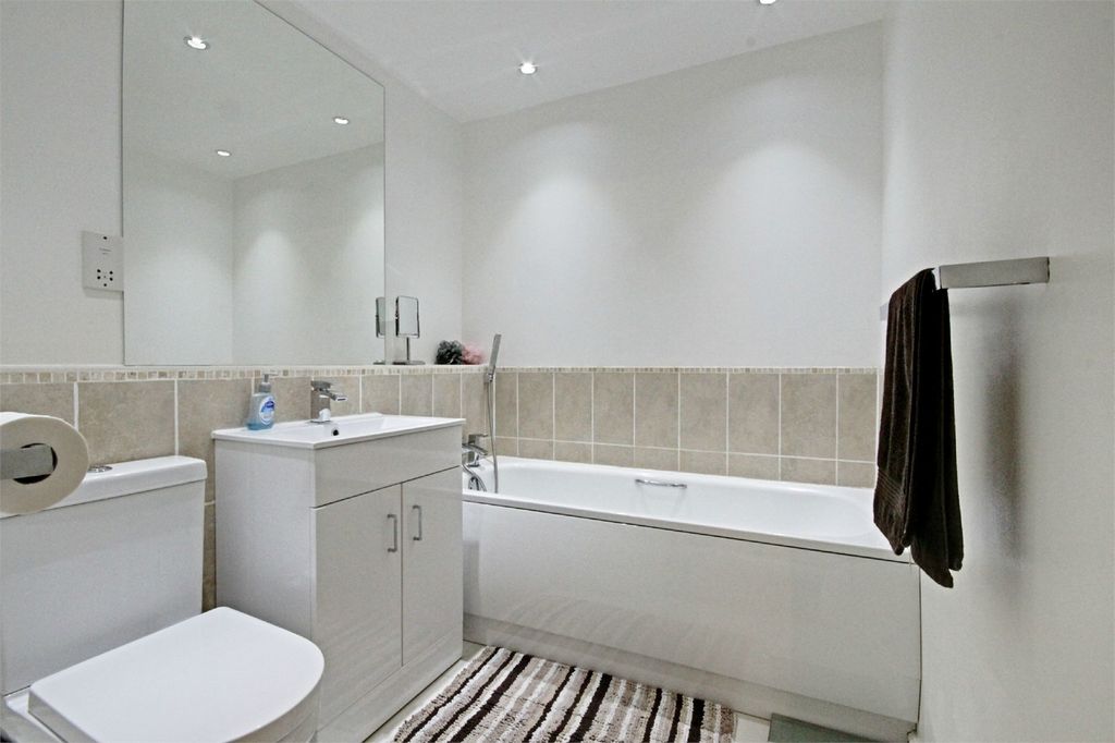 Property photo 3 of 7 Picture_3