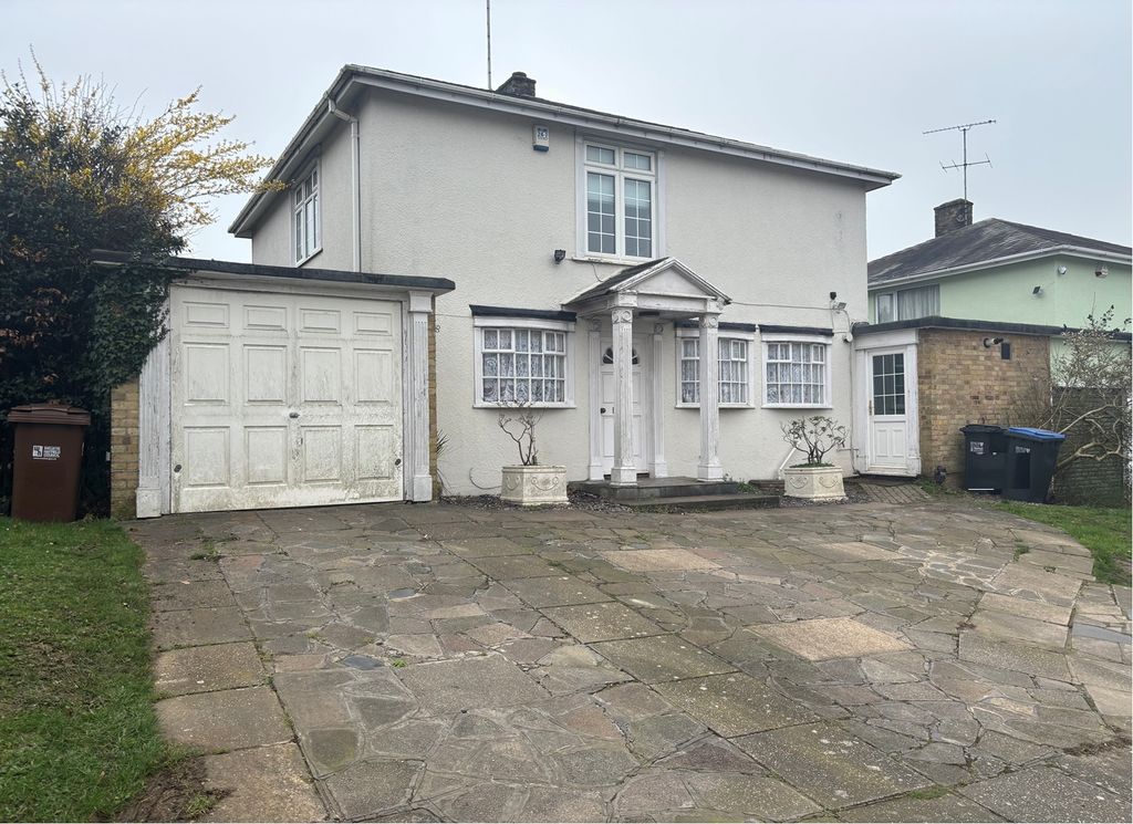 Property photo 2 of 11 Exterior