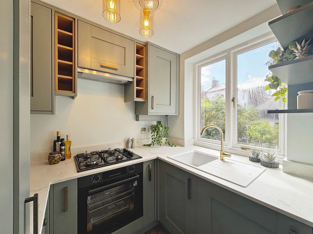 Property photo 2 of 35