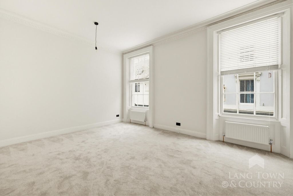 Property photo 3 of 8 Living Room