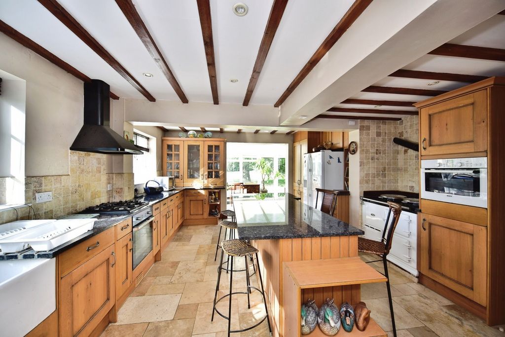 Property photo 3 of 27 Pbox-Img.Jpg