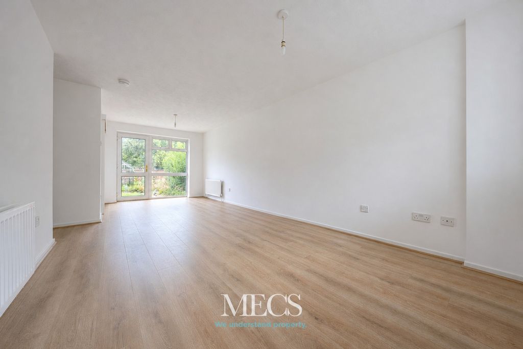 Property photo 3 of 8 5374933