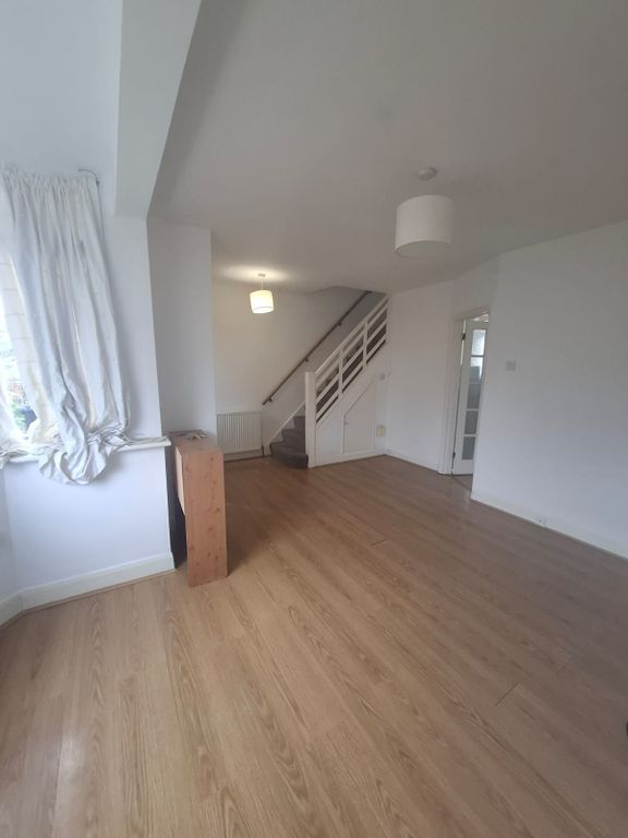 Property photo 3 of 10 Gallery