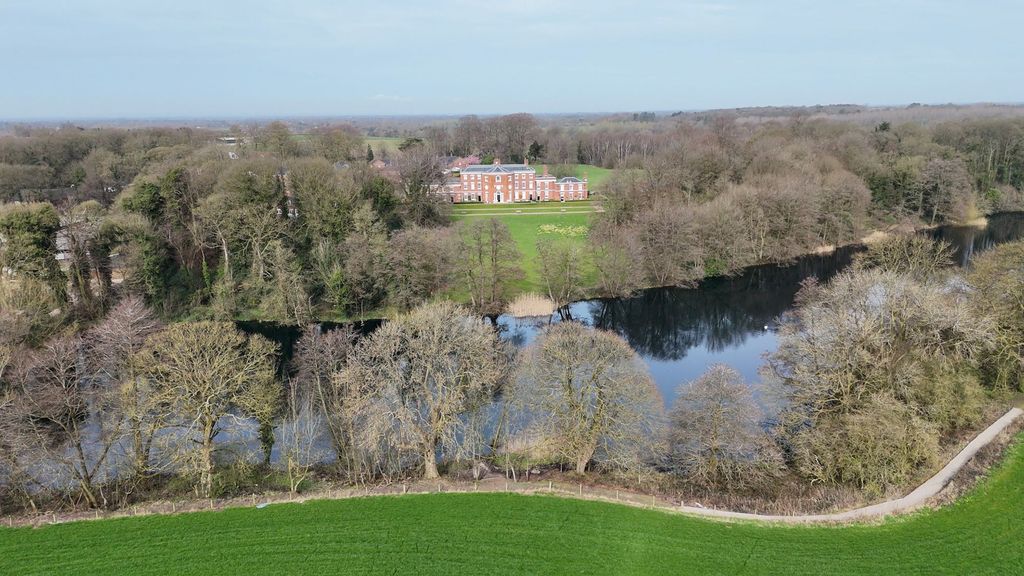 Property photo 2 of 24