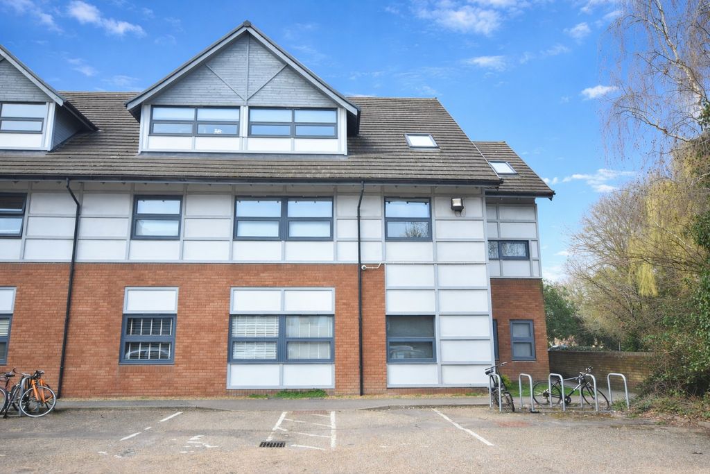 Property photo 1 of 6