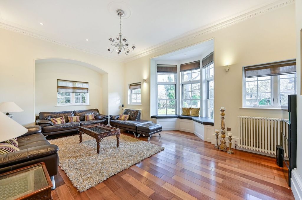 Property photo 1 of 23