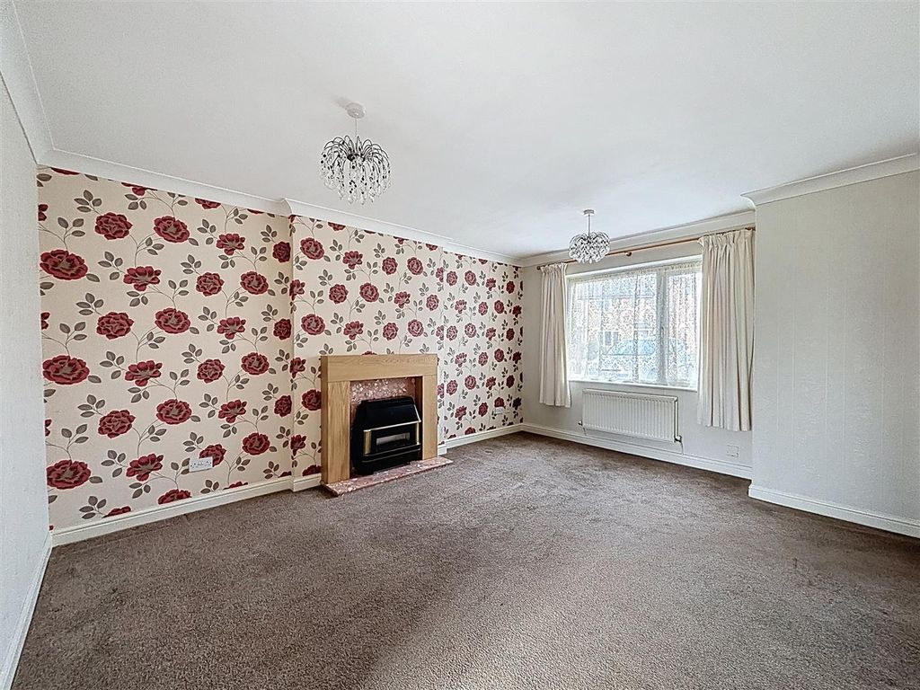 Property photo 2 of 22 Lounge