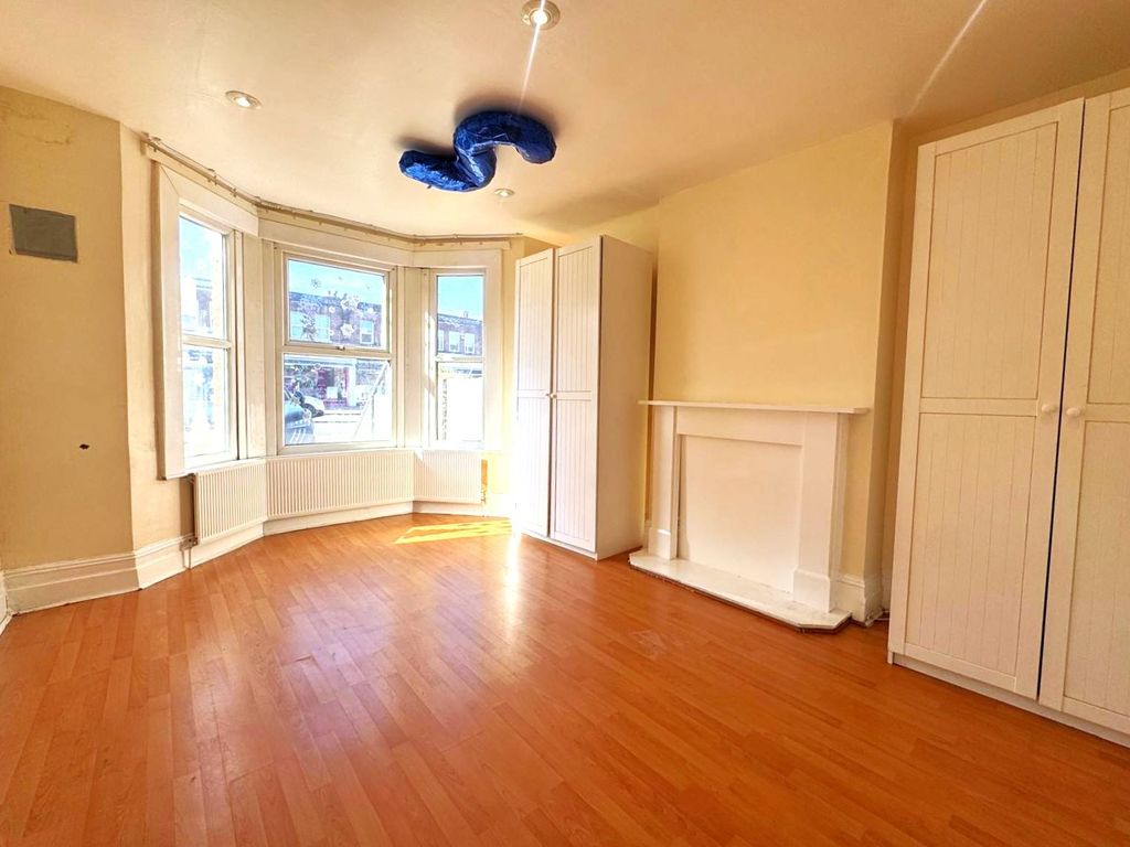 Property photo 2 of 7 Gallery