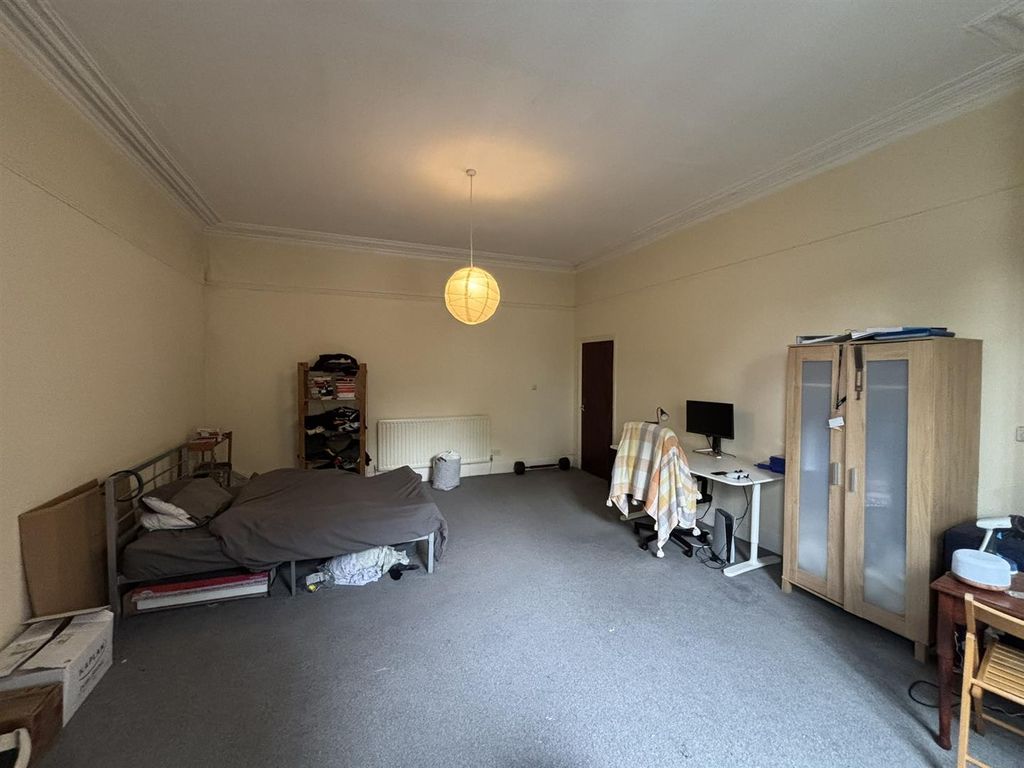 Property photo 3 of 10 Studio Room