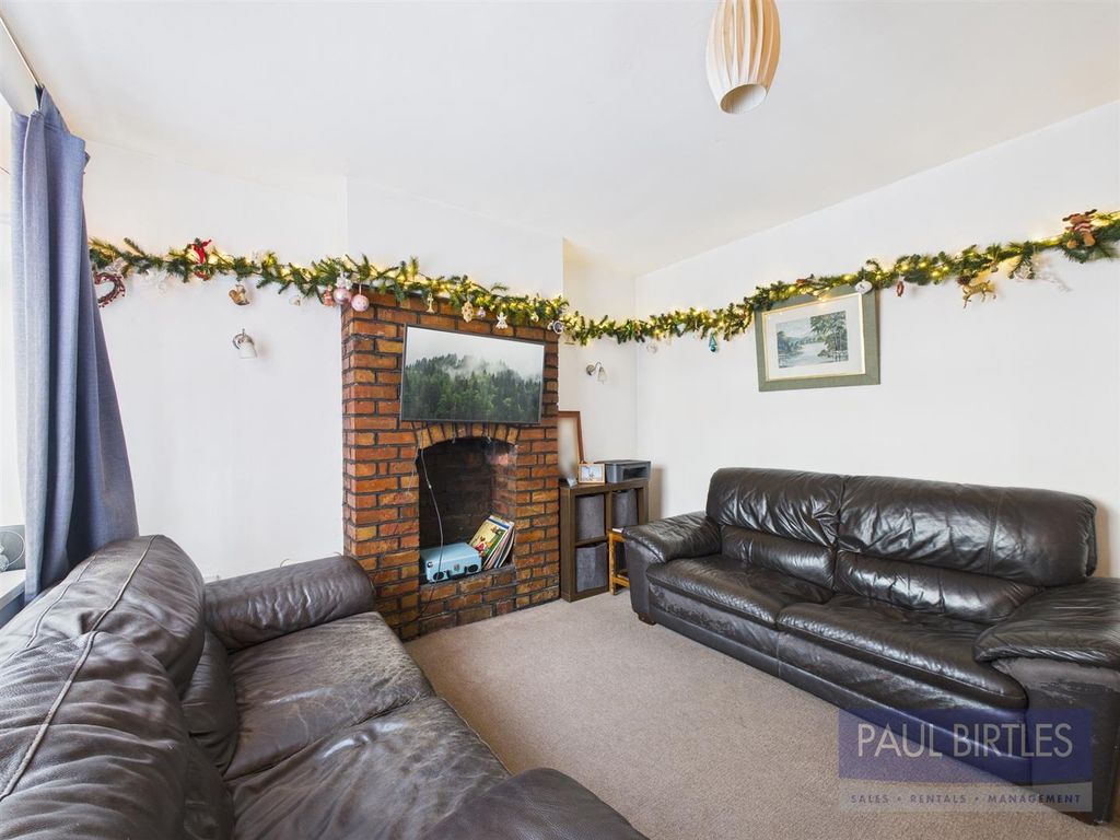 Property photo 3 of 11 Cam04378G0-Pr0252-Still007.Jpg