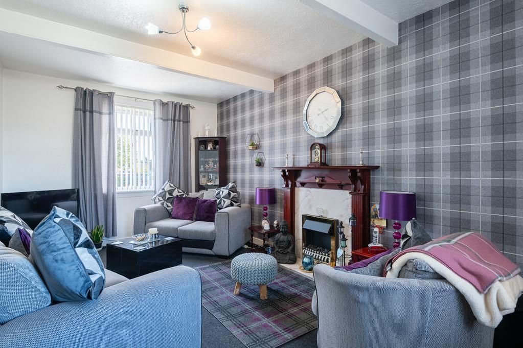 Property photo 3 of 18 Lev1394Pem Lounge.Jpg