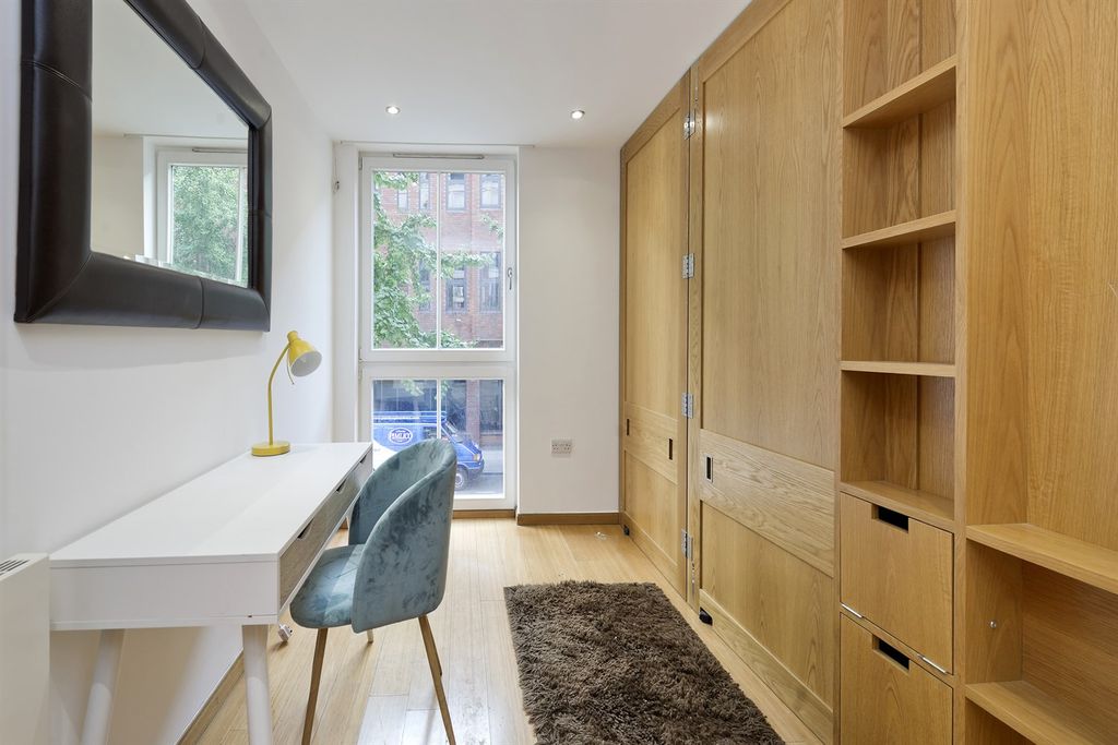 Property photo 3 of 9 (Main)