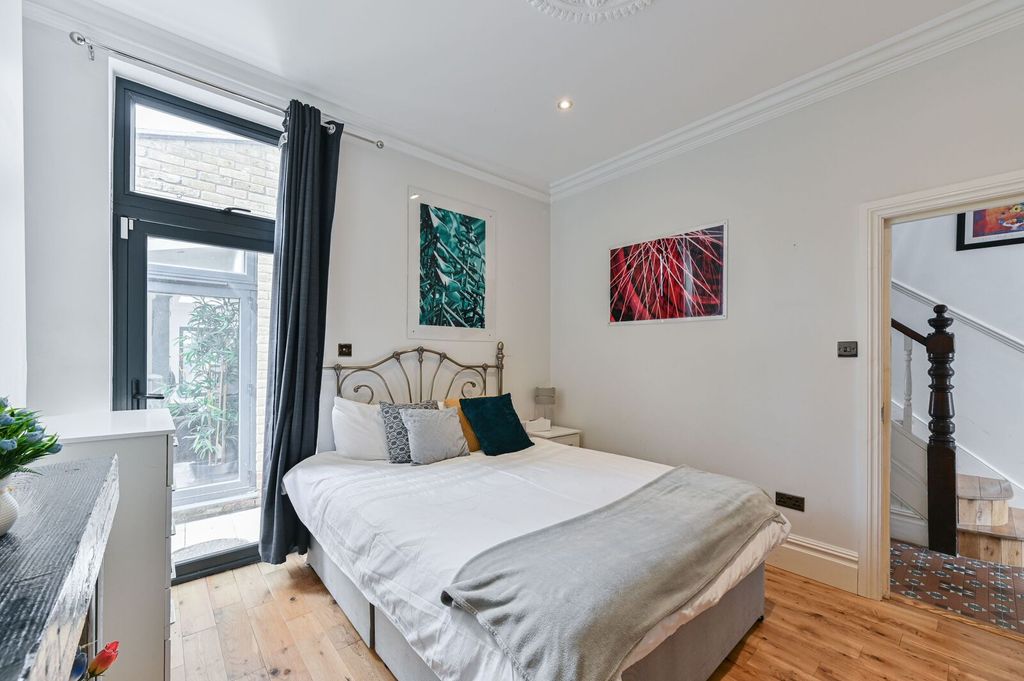 Property photo 1 of 39
