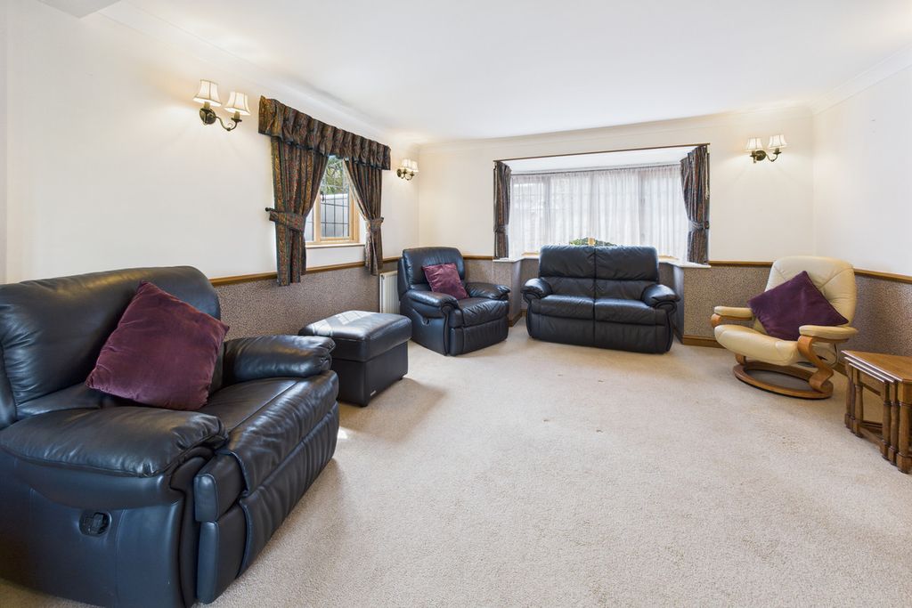 Property photo 3 of 25