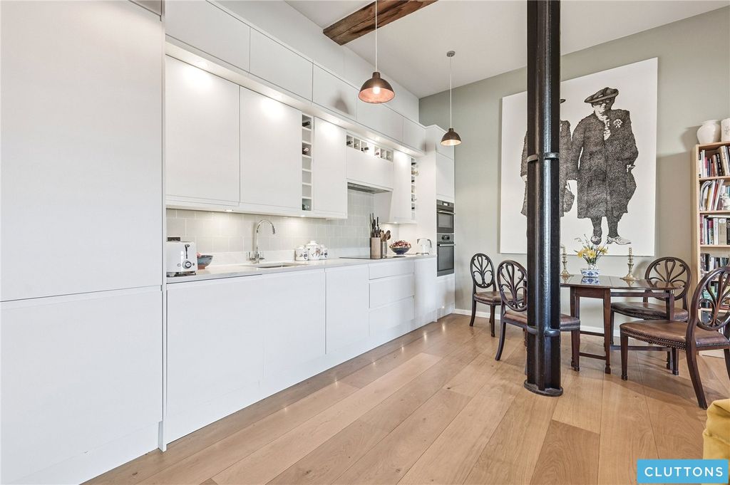 Property photo 2 of 19 Picture No. 10