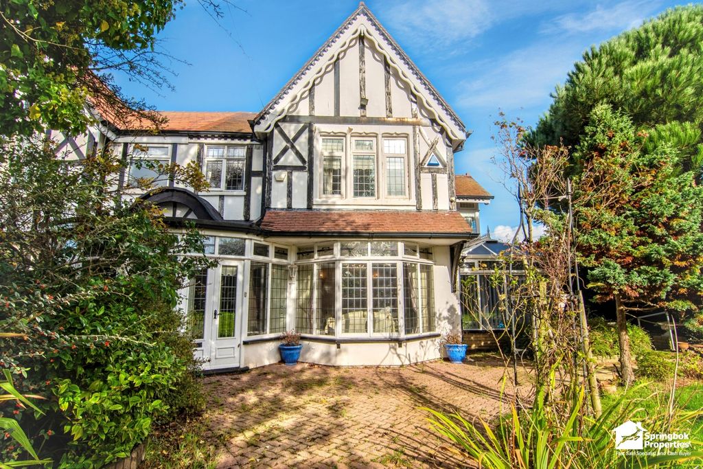 Property photo 1 of 19 Front View