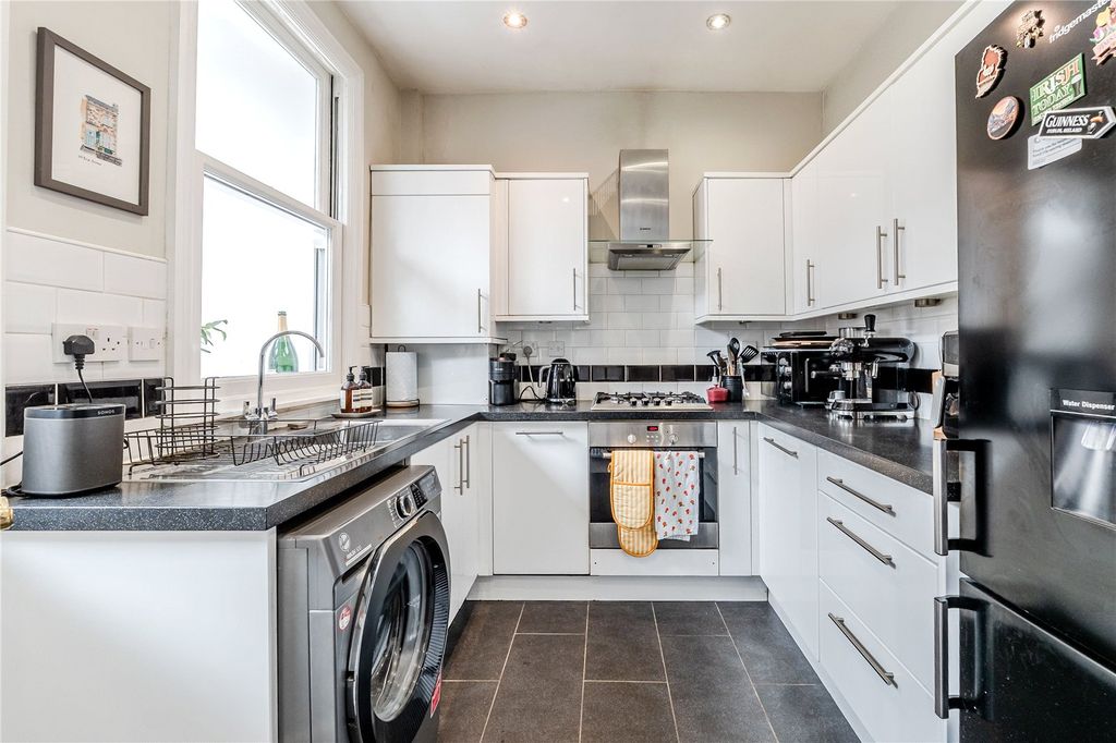 Property photo 3 of 16 Kitchen