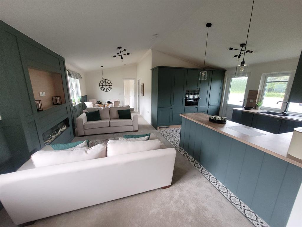 Property photo 1 of 6 4d67F4B1-c7B5-4775-9d08-E7A168Bc993E.Jpg