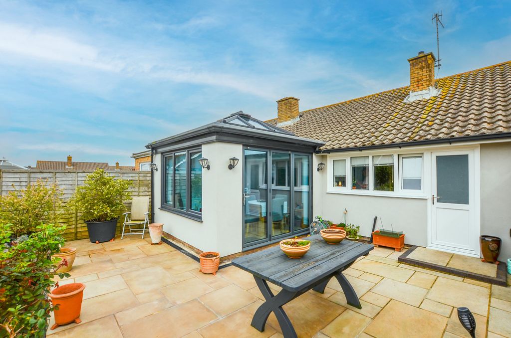 Property photo 2 of 28