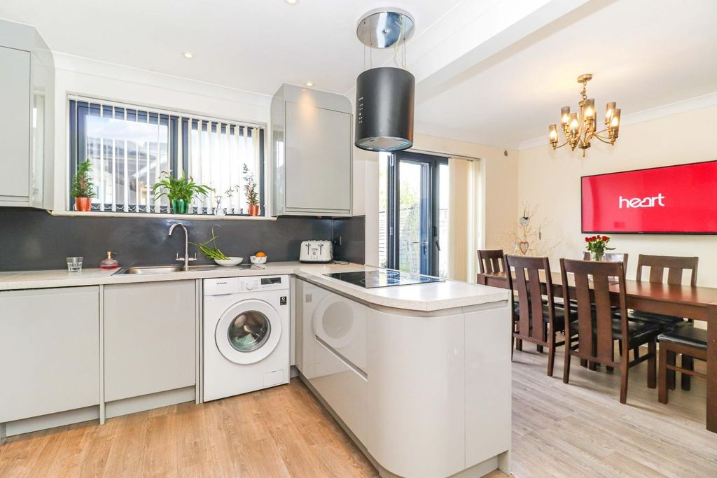 Property photo 2 of 19 Kitchen/Diner